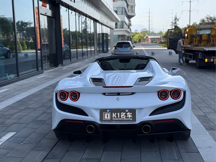 Фото 4 - Ferrari F8