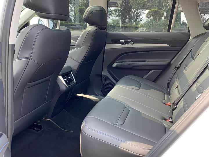 Фото 8 - Ford Equator Sport