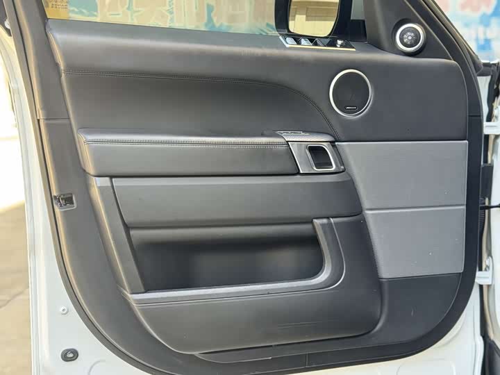 Фото 11 - Land Rover Range Rover Sport