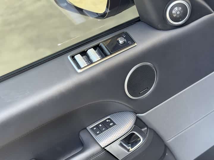 Фото 9 - Land Rover Range Rover Sport