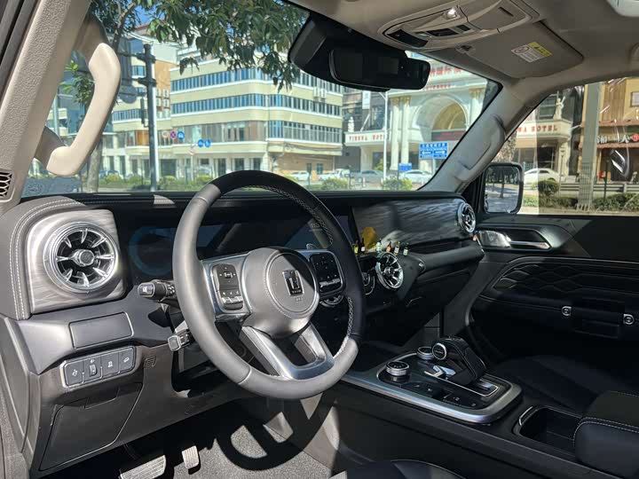 Фото 11 - Tank 300