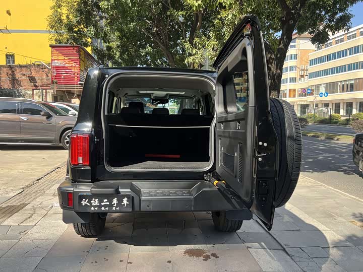 Фото 17 - Tank 300