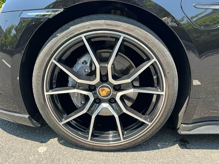 Фото 3 - Porsche Taycan