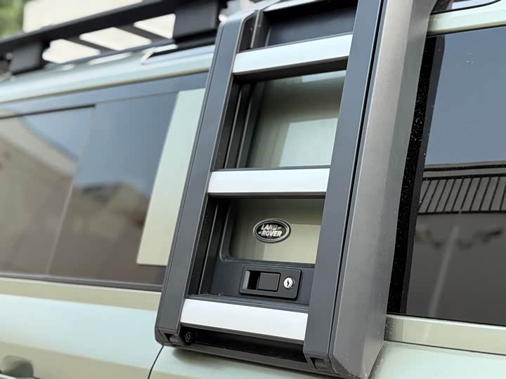 Фото 11 - Land Rover Defender