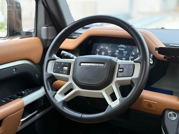 Фото 16 - Land Rover Defender