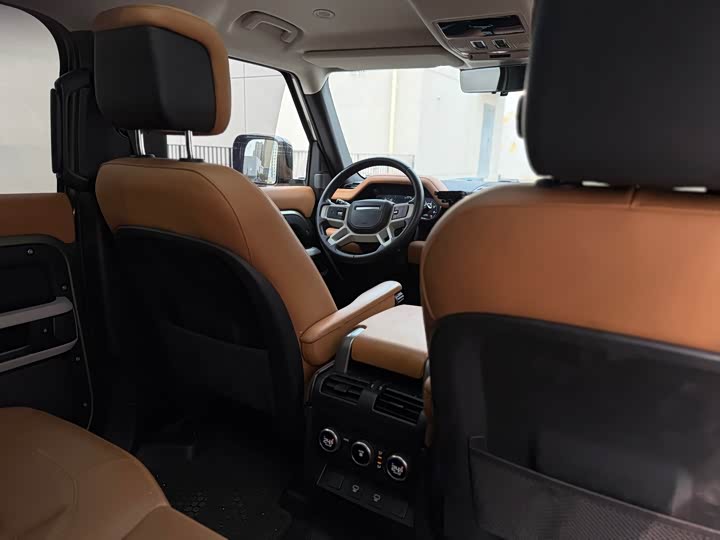 Фото 25 - Land Rover Defender