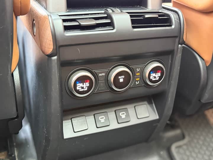 Фото 26 - Land Rover Defender