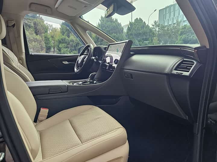 Фото 23 - Toyota Vellfire