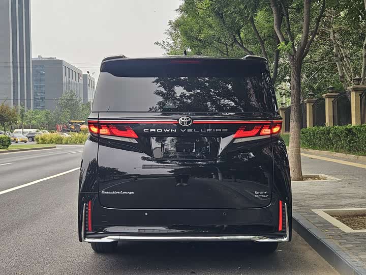 Фото 6 - Toyota Vellfire