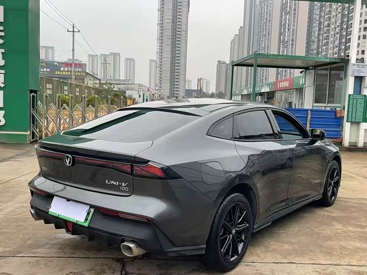 Фото 5 - Changan UNI-V Hybrid