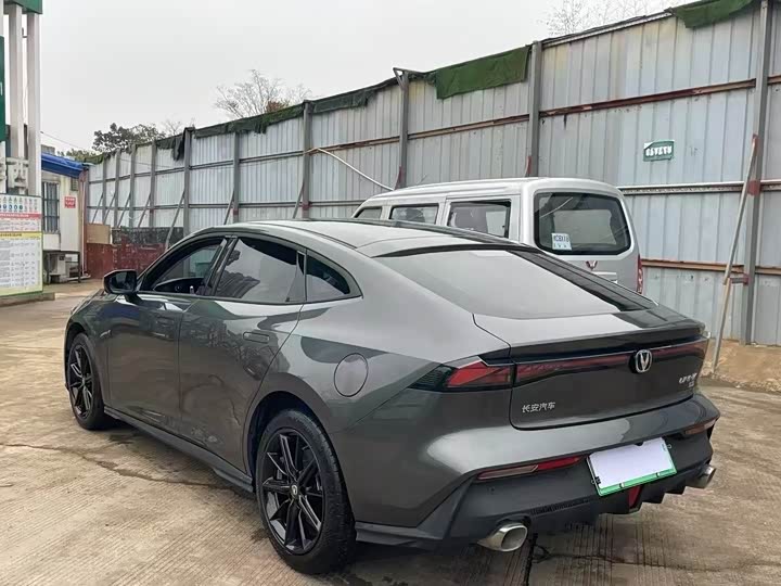 Фото 6 - Changan UNI-V Hybrid