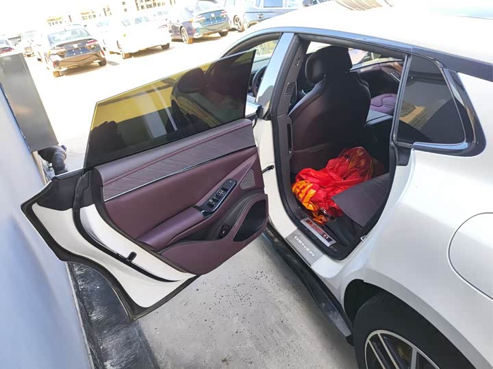 Фото 6 - Denza Z9GT