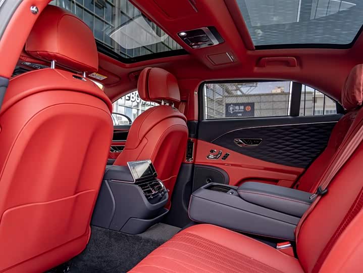 Фото 10 - Bentley Flying Spur