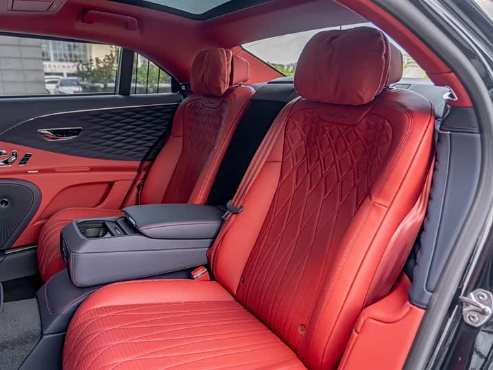 Фото 11 - Bentley Flying Spur