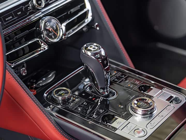 Фото 13 - Bentley Flying Spur