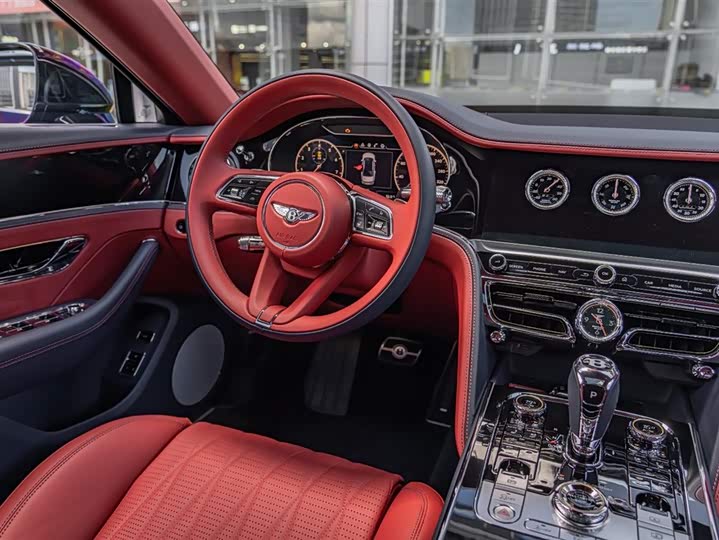 Фото 14 - Bentley Flying Spur