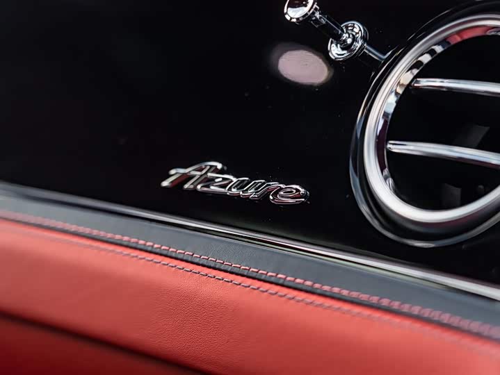 Фото 15 - Bentley Flying Spur