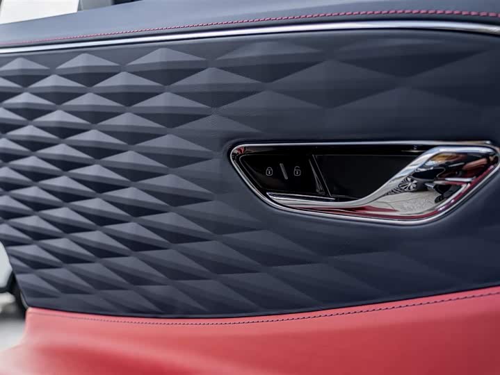 Фото 16 - Bentley Flying Spur