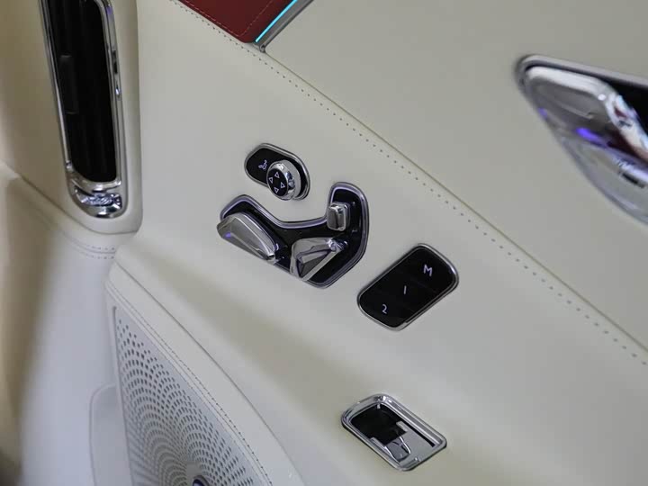 Фото 17 - Bentley Flying Spur