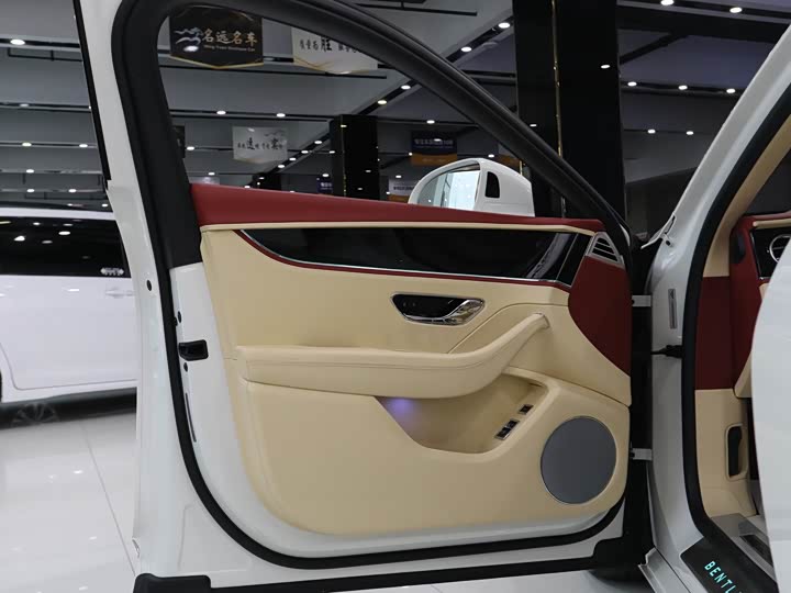 Фото 5 - Bentley Flying Spur