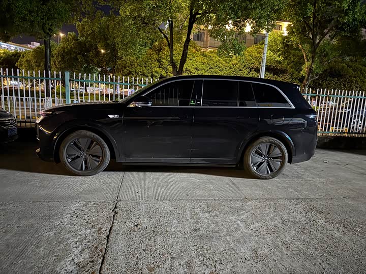 Фото 2 - LiXiang L8