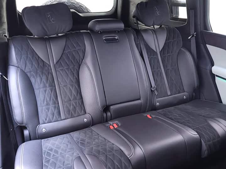 Фото 23 - BYD Yangwang U8