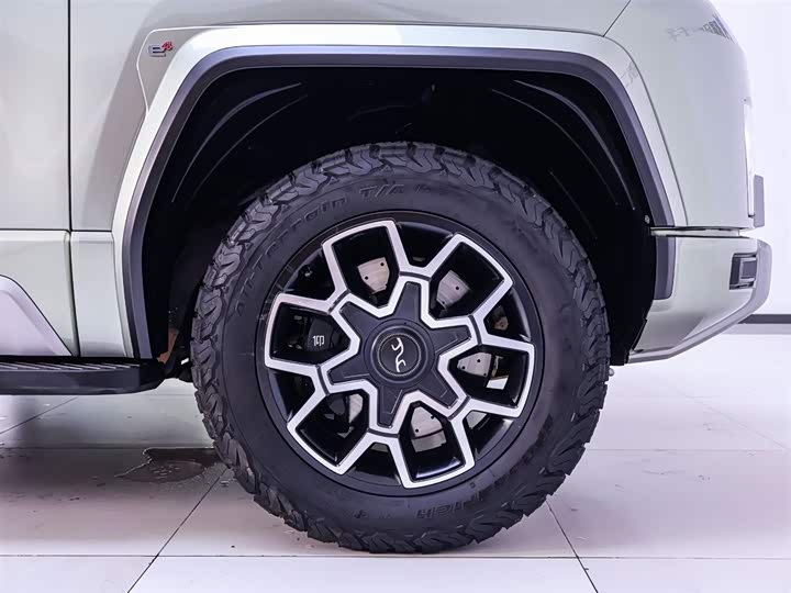 Фото 6 - BYD Yangwang U8