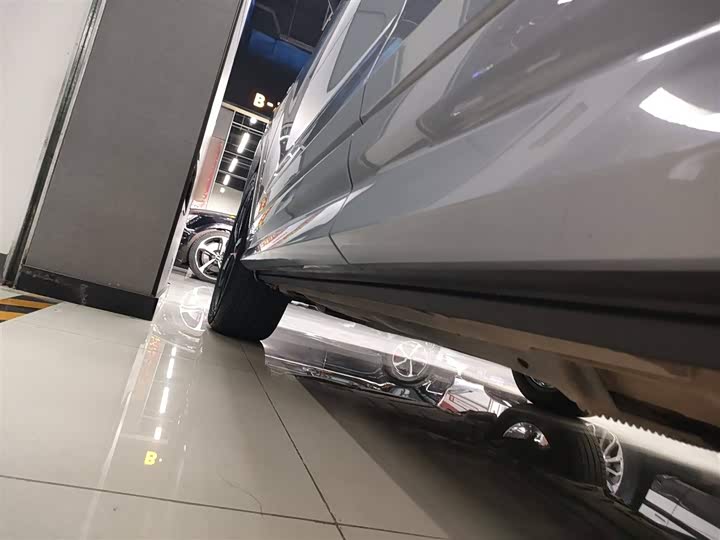 Фото 22 - Audi Q2L