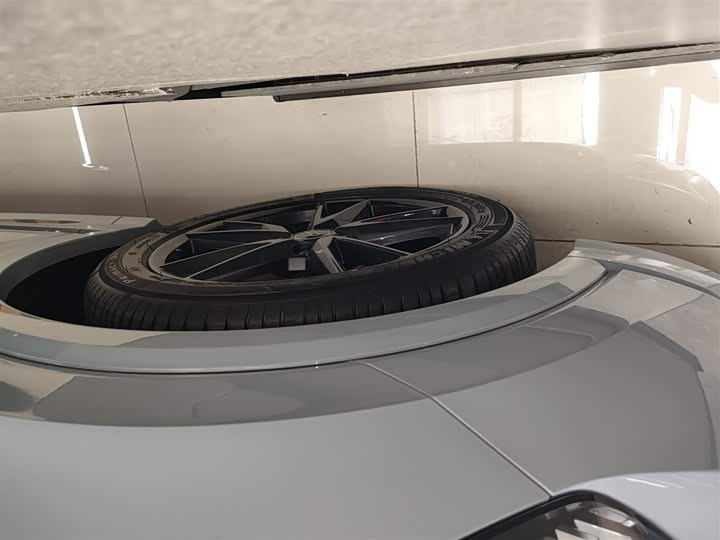 Фото 23 - Audi Q2L