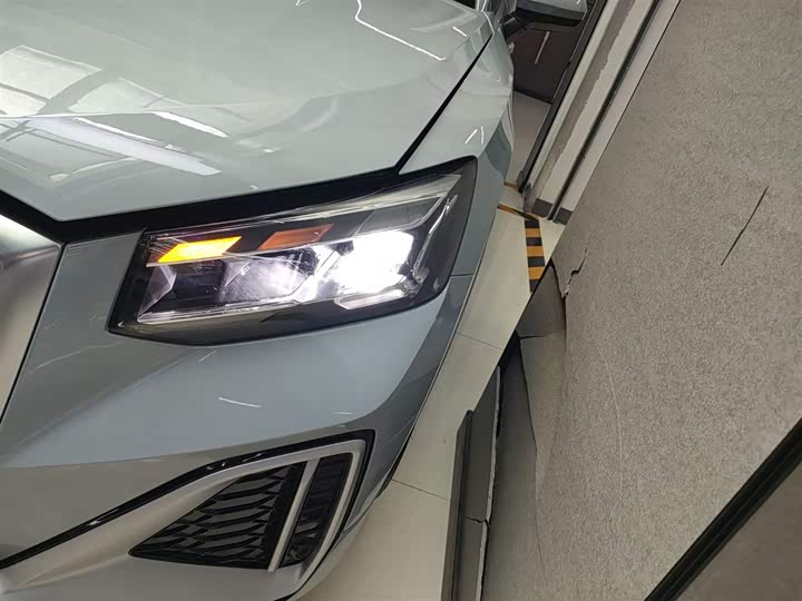 Фото 24 - Audi Q2L