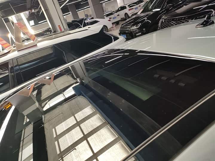 Фото 31 - Audi Q2L