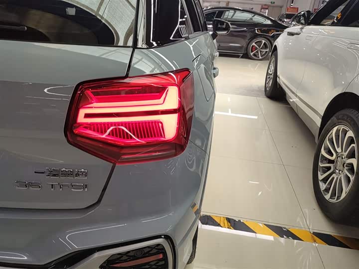 Фото 8 - Audi Q2L