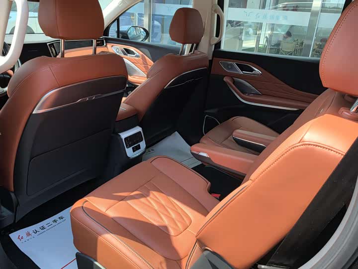 Фото 6 - Hongqi HS7 Hybrid