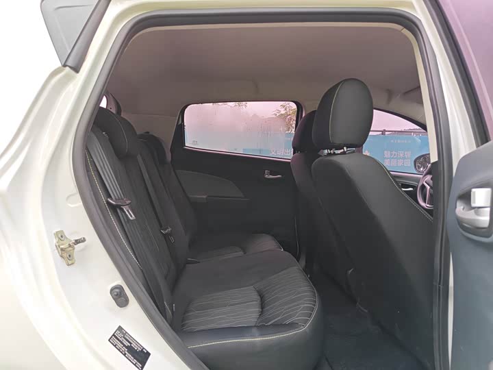 Фото 11 - Changan BenBen E-Star