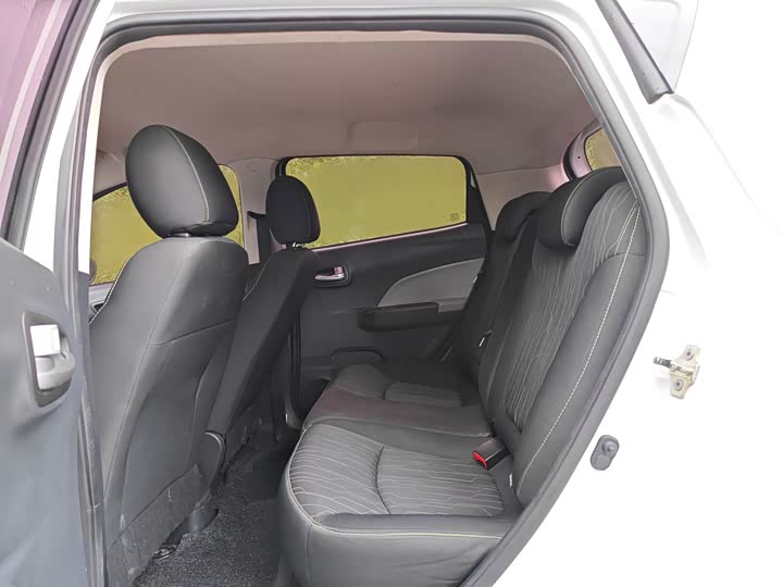 Фото 12 - Changan BenBen E-Star