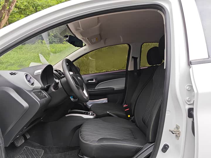 Фото 5 - Changan BenBen E-Star