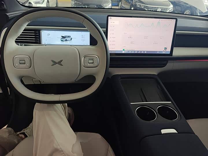 Фото 10 - XPeng G6