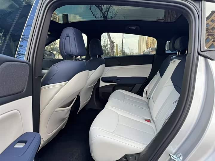 Фото 17 - XPeng G6