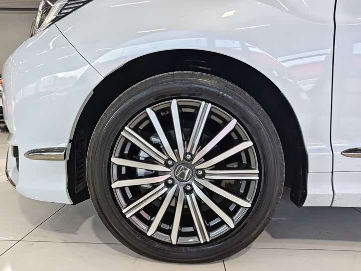 Фото 11 - Honda Elysion