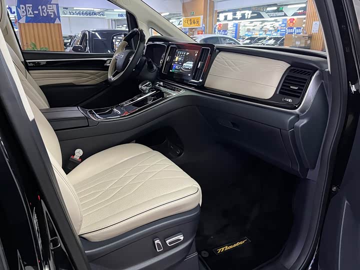 Фото 16 - GAC Trumpchi M8