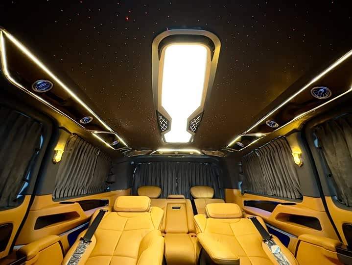 Фото 11 - Mercedes-Benz Vito