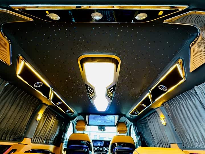 Фото 18 - Mercedes-Benz Vito