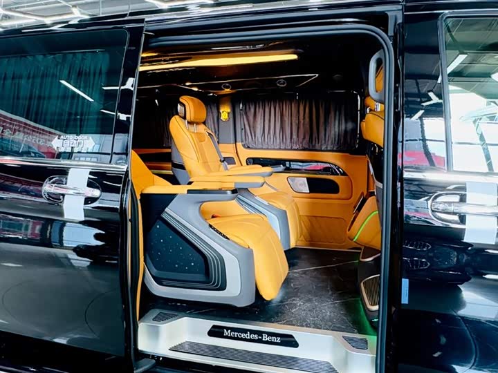 Фото 38 - Mercedes-Benz Vito