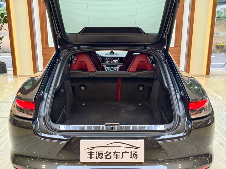 Фото 15 - Porsche Panamera