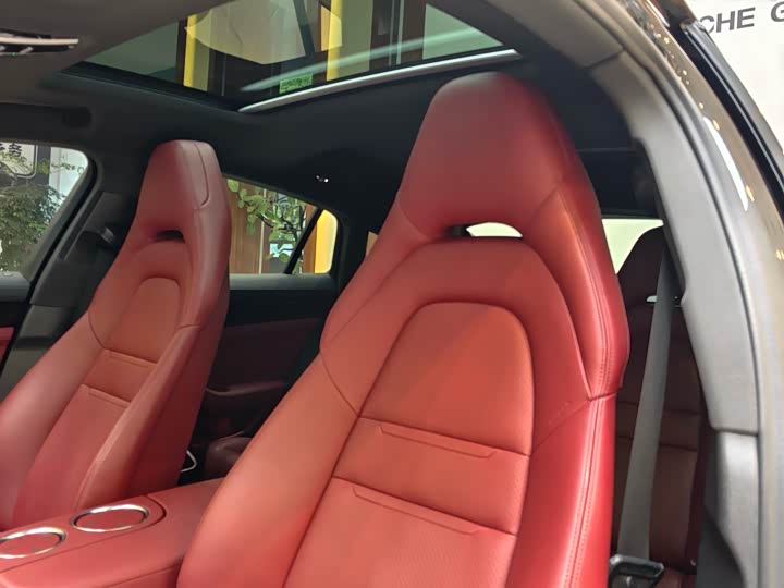 Фото 18 - Porsche Panamera