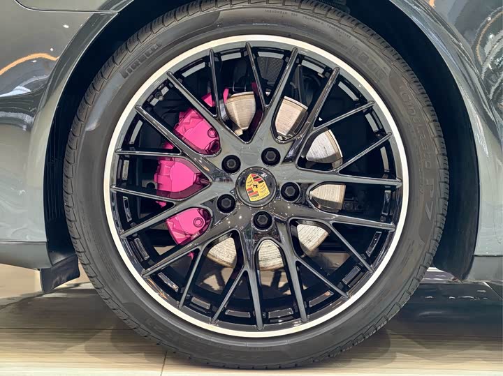 Фото 23 - Porsche Panamera