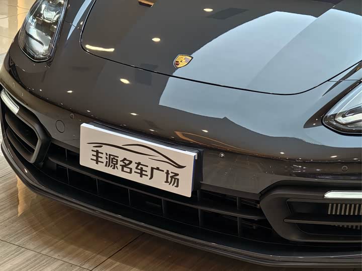 Фото 24 - Porsche Panamera