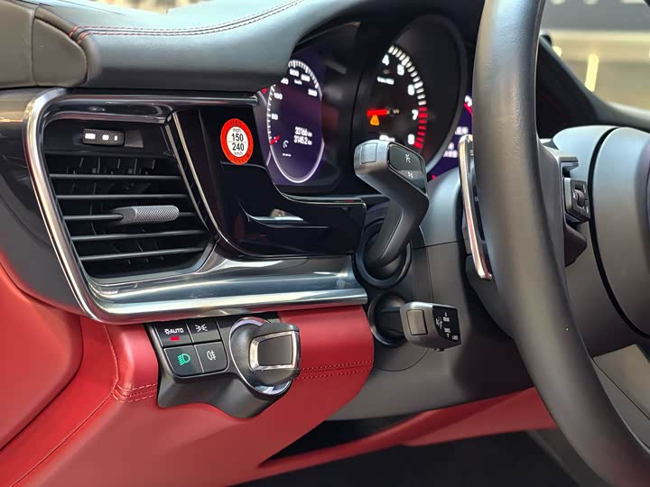 Фото 5 - Porsche Panamera