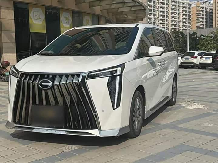 Фото 2 - GAC Trumpchi M8