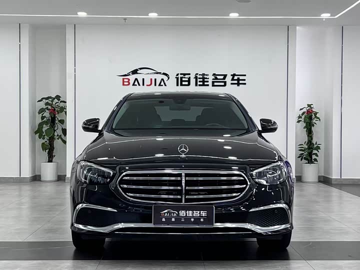 Фото 2 - Mercedes-Benz E-Class